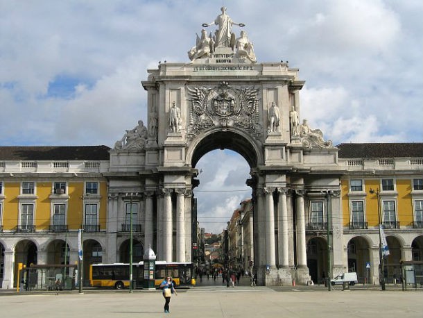 obras regressam ao terreiro do paço