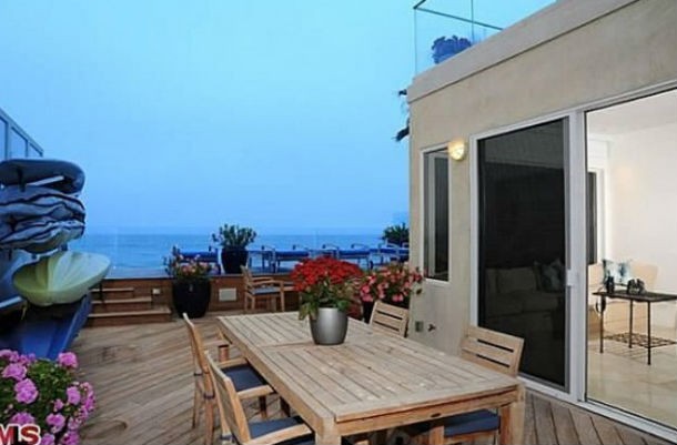 Jim-Carrey-front-deck1