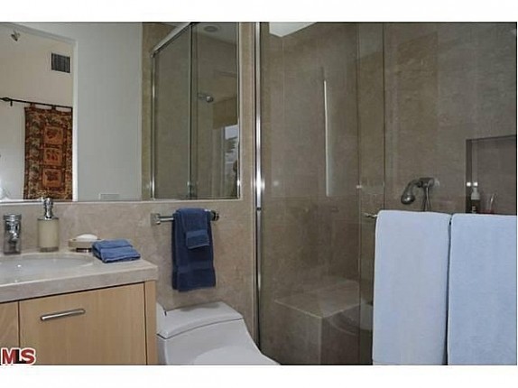 Jim-Carrey-front-deck12