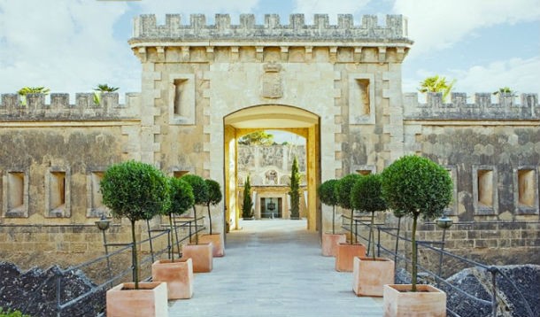 hotel está situado na zona mais privada da baía da ilha hotel cap rocat: de fortaleza a hotel de luxo com vista para o mediterrâneo em palma de maiorca (fotos)