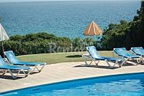 as 12 melhores casas com piscina para passar o verão em portugal (fotos)