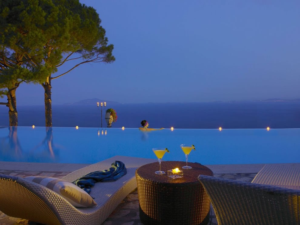 Cliffside-Infinity-Pool-at-Hotel-Caesar-Augustus-Italy
