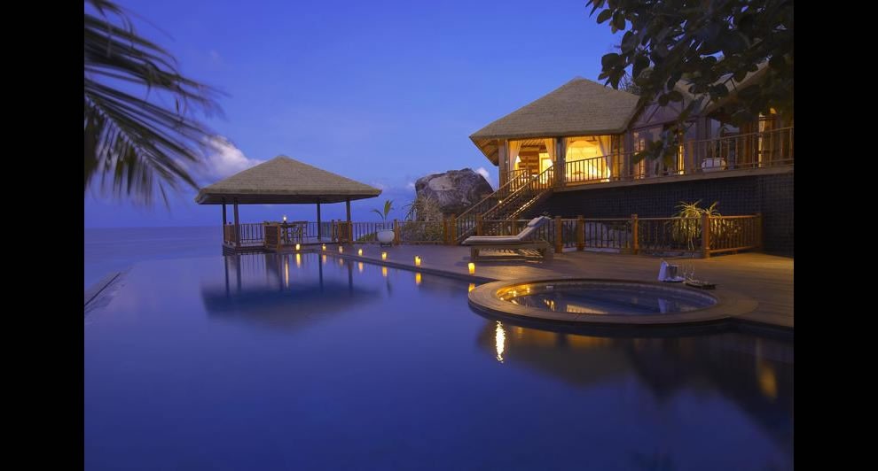 FREGATE-ISLAND-PRIVATE-infinity-pool