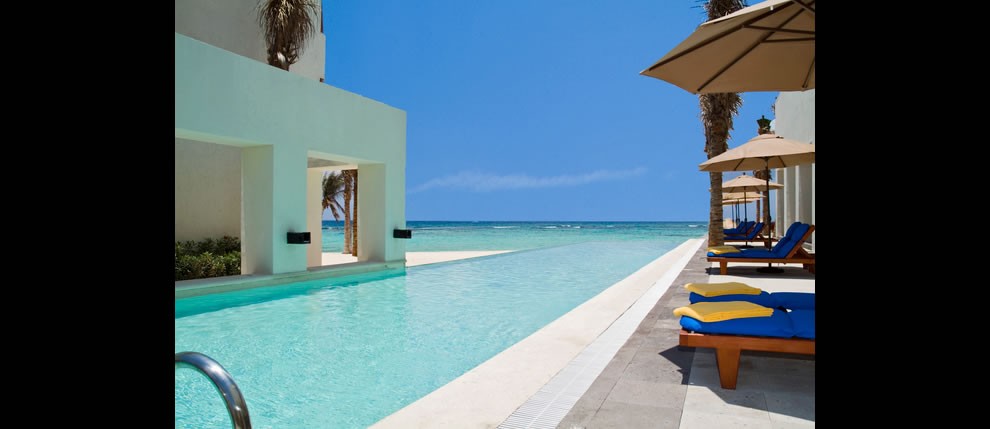 Infinity-Pool-at-Be-Live-Grand-Riviera-Maya-luxury-hotel-in-Mexico