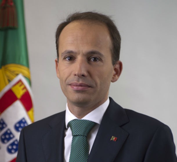pedro mota soares, ministro da solidariedade e da segurança social governo disponível para alargar mercado social de arrendamento ao comércio