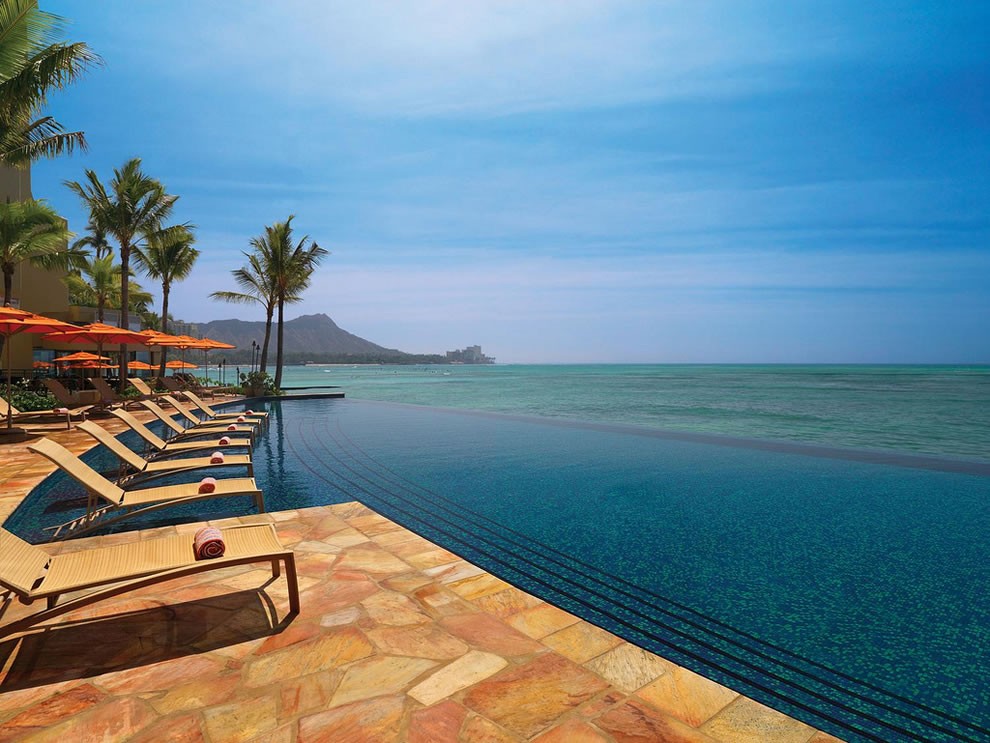 Sheraton-Waikiki--Infinity-Pool