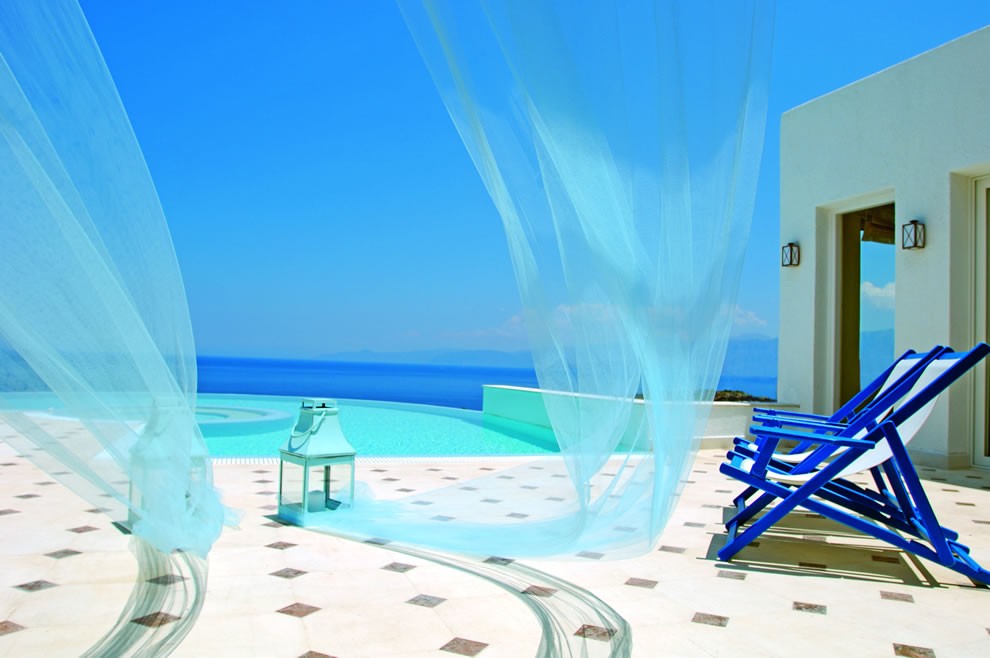 The-Elounda-Gulf-Villas-Suites-Greece-infinity-pool_0