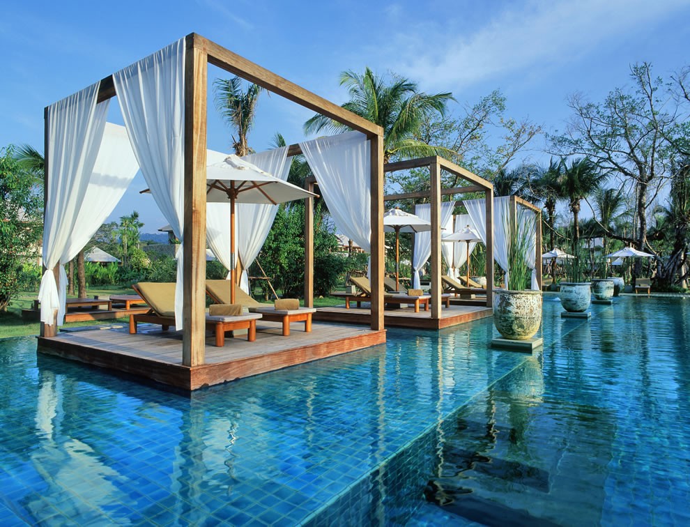The-Sarojin-swimming-pool-at-the-luxury-Khao-Lak-Resort-Hotel-in-Thailand