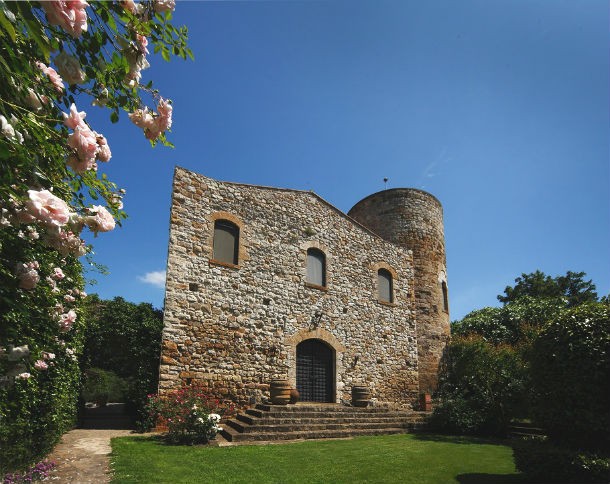 Luxury-Italian-Castle-Tuscany-09