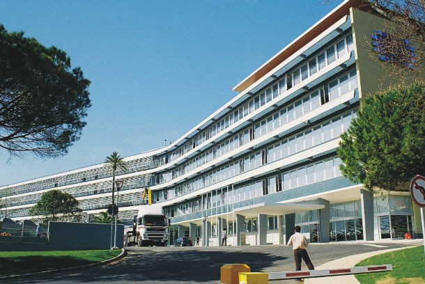 sede da rádio e televisão de portugal (rtp) em cabo ruivo, lisboa governo pode concessionar a rtp1 e fechar a rtp2