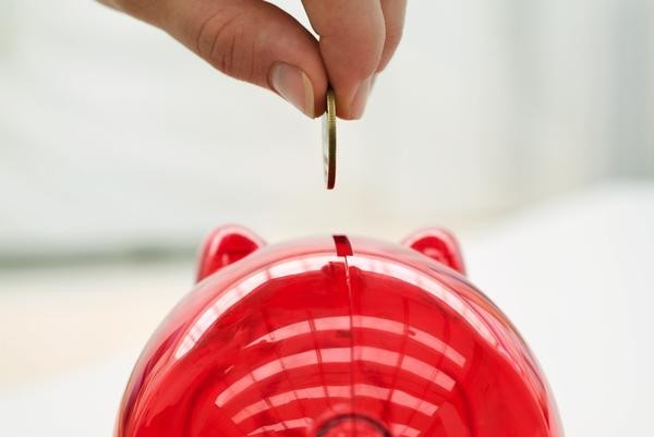 euribor continua em queda e volta a baixar prestação da casa