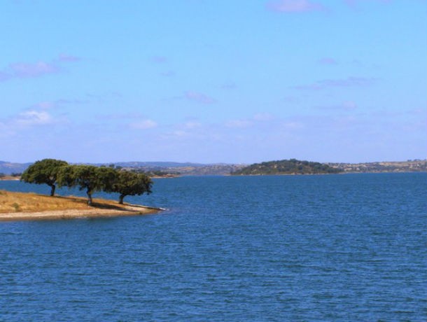 problemas de financiamento levam megaprojecto turístico do alqueva à falência