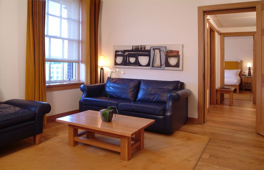 014_One_Bedroom_Suite