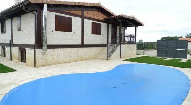 as 25 vivendas novas com piscina mais baratas de espanha (tabela)