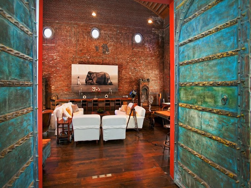 the-home-has-a-very-rustic-vibe-you-dont-feel-like-youre-in-the-city