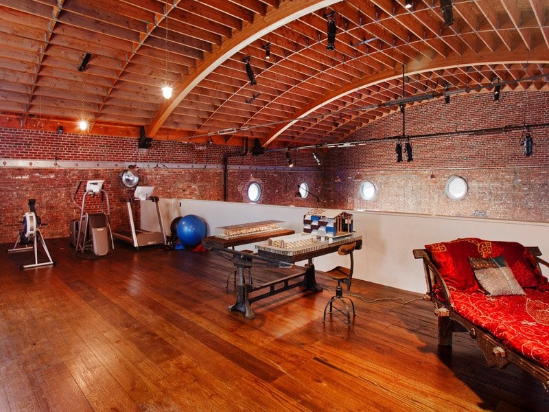 the-upper-part-of-the-loft-is-currently-being-used-as-a-gym