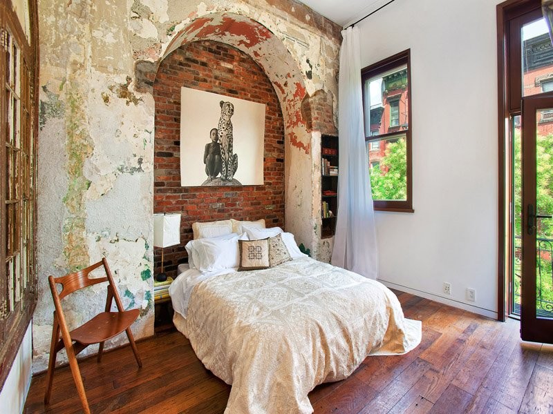 this-guest-bedroom-has-a-very-romantic-feel-to-it