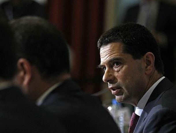 governo tem de cortar 850 milhões mas pede esforço seis vezes superior a portugueses