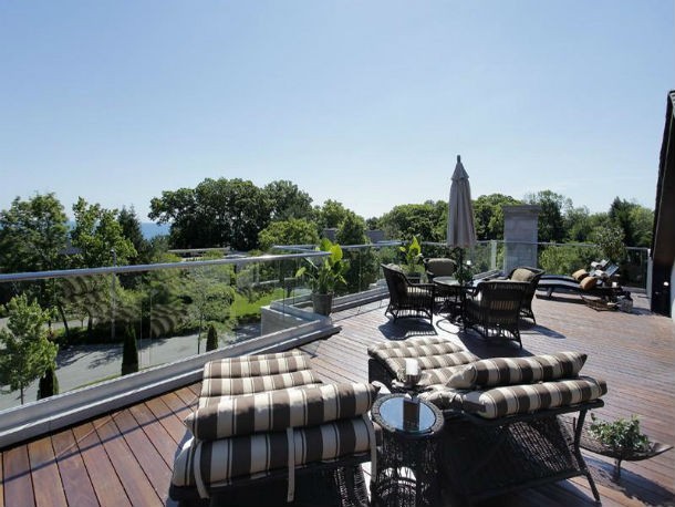 a casa está localizada em glencoe, no estado norte-americano de illinois casas de sonho: mansão de estilo europeu para relaxar junto ao lago michigan (fotos)