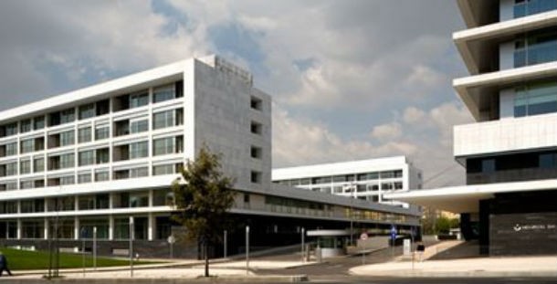 vista geral da fachada do hospital da luz, que foi distinguido com o prémio valmor de 2007 prémio valmor entregue a seis arquitectos