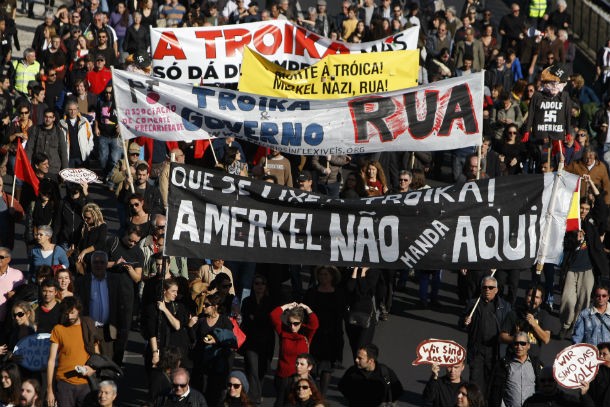 manifestação em lisboa durante a visita de angela merkel a lisboa, dia 12 greve geral em portugal em jornada de luta europeia