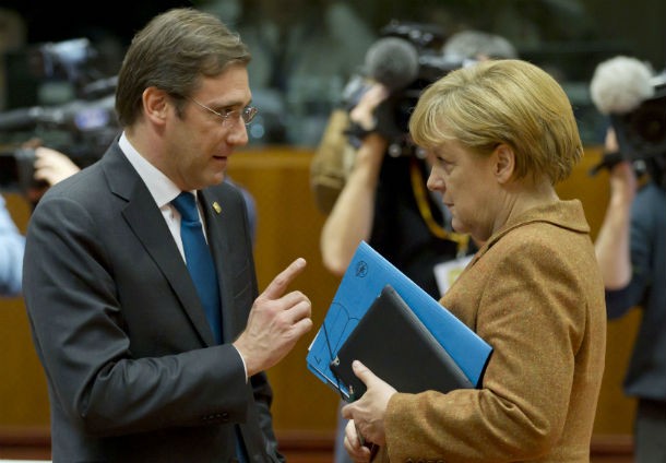 pedro passos coelho e angela merkel durante a cimeira europeia orçamento comunitário: nova proposta sem consenso