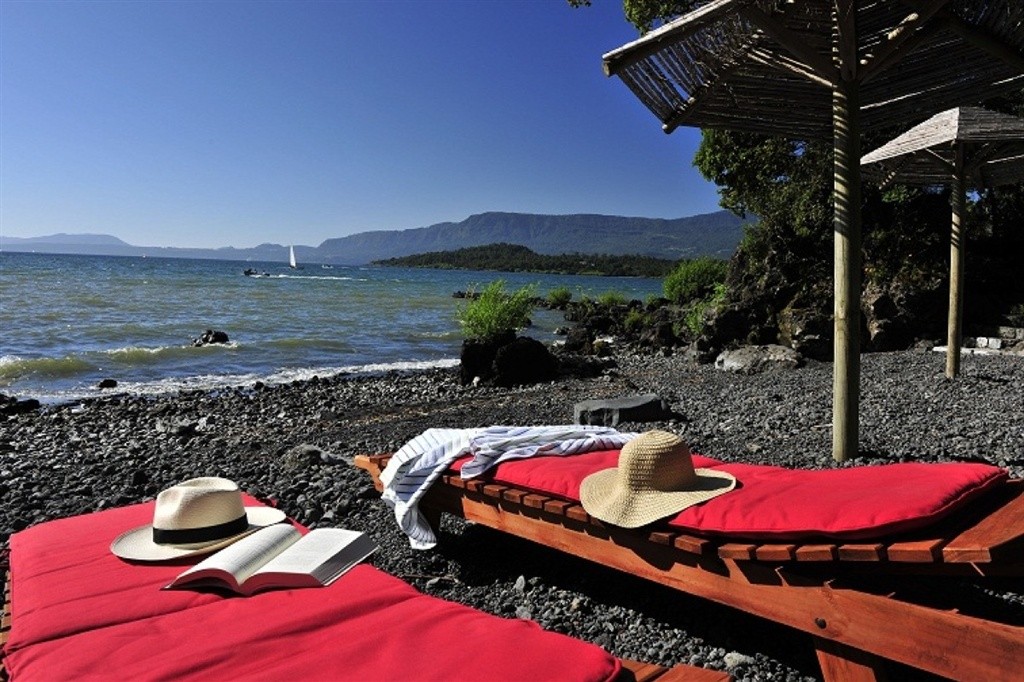 playas-del-hotel-antumalal-a-orilla-del-lago-villarrica-1.jpg.1024x0