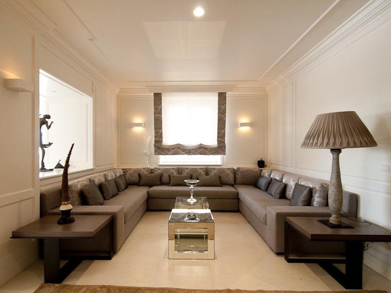 the-living-room-set-up-facilitates-conversation