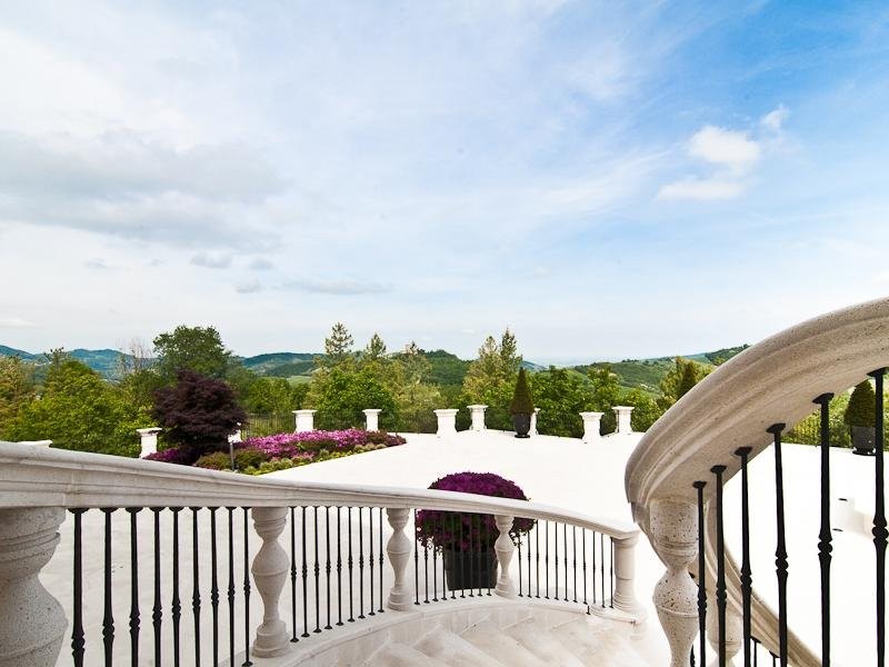 the-view-looks-like-a-painting