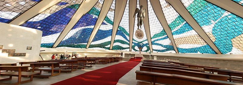 800px-Interior_Catedral_de_Brasilia_