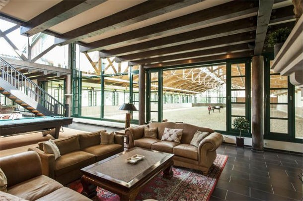 a casa está localizada na cidade de syke, no distrito de diepholz casas de sonho: relaxar no conforto de uma “villa” com campo de equitação na alemanha (fotos)