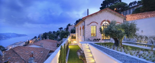 a casa tem uma piscina climatizada com espectaculares vistas para o mar casas de sonho: o requinte de uma antiga estação de tratamento de águas em frança (fotos)