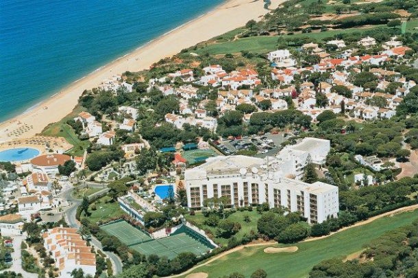 vista aérea do hotel dona filipa, em vale de lobo, do qual mohamed jaber é proprietário milionário saudita quer abrir mais hotéis de luxo em portugal