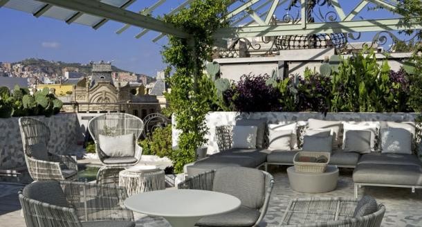 o hotel el palauet está situado num edifício modernista construído em 1906 casas3