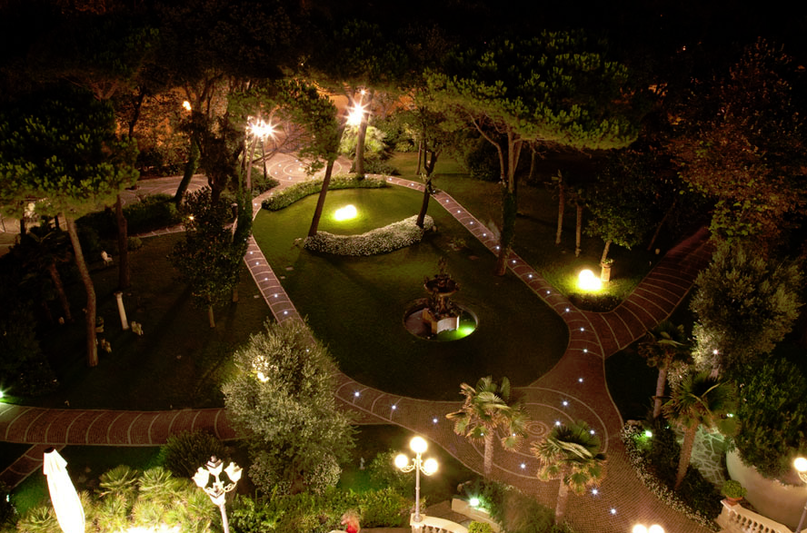 FireShot_Screen_Capture_007_-_Grand_Hotel_Rimini_albergo_5_stelle_lusso_riviera_romagnola_-_Phot