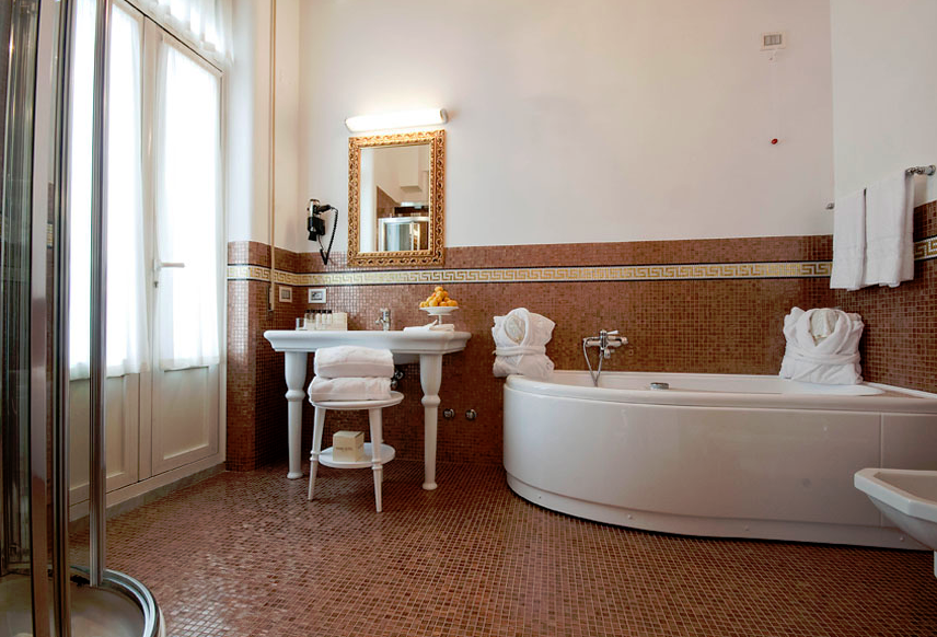 FireShot_Screen_Capture_028_-_Grand_Hotel_Rimini_albergo_5_stelle_lusso_riviera_romagnola_-_Phot