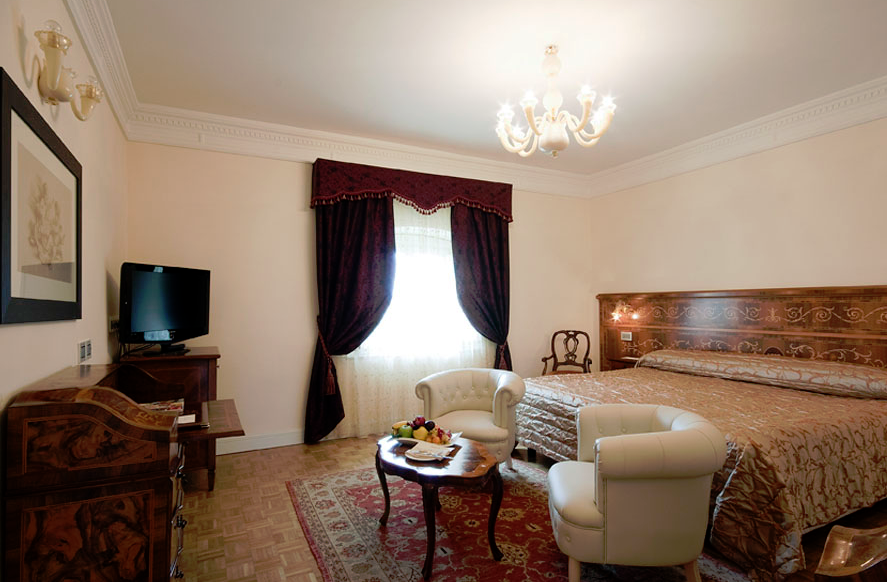 FireShot_Screen_Capture_030_-_Grand_Hotel_Rimini_albergo_5_stelle_lusso_riviera_romagnola_-_Phot