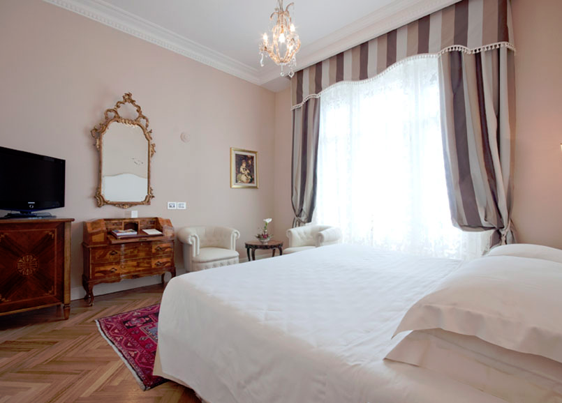 FireShot_Screen_Capture_062_-_Grand_Hotel_Rimini_albergo_5_stelle_lusso_riviera_romagnola_-_Phot