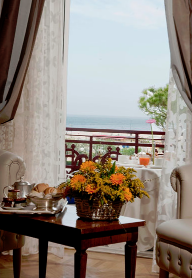 FireShot_Screen_Capture_072_-_Grand_Hotel_Rimini_albergo_5_stelle_lusso_riviera_romagnola_-_Phot