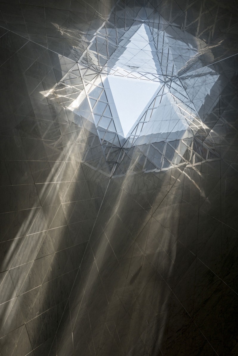 Me-London-Hotel-02-800x1197