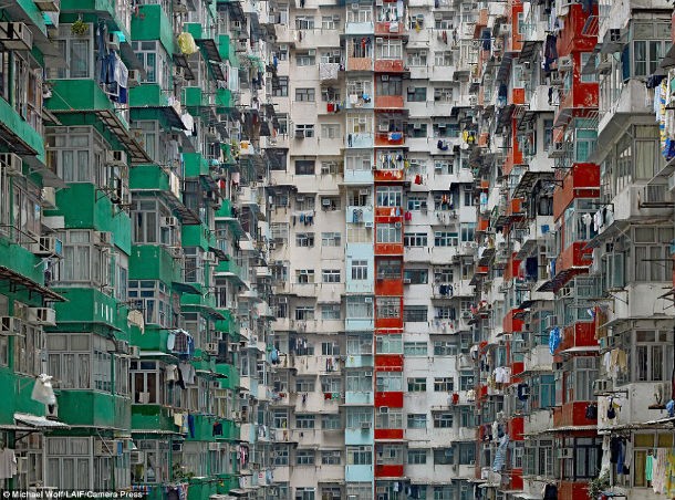 viver em casas “colmeia” em hong kong