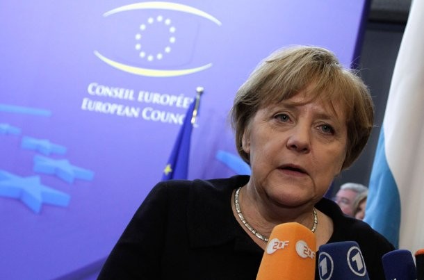 chanceler alemã angela merkel merkel nega que portugal tenha de renegociar ajustamento com a “troika”