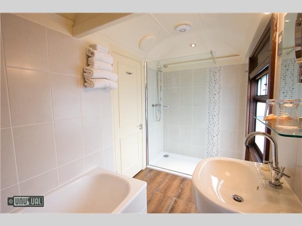 TheOldRailwayStation634649055654967500_big