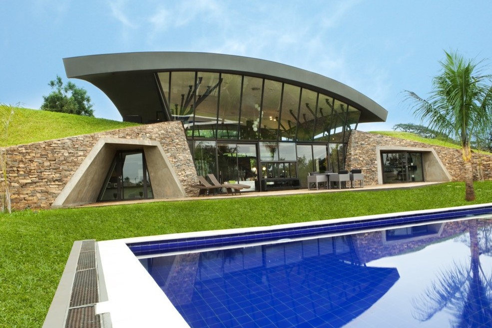 bauen-architects-hillside-home-built-into-landscape-paraguay-16