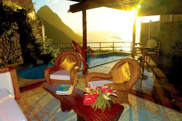 neste hotel tens o mar a teus pés resort ladera: desfrutar do mar das caraíbas no luxo da ilha de santa lúcia (fotos)