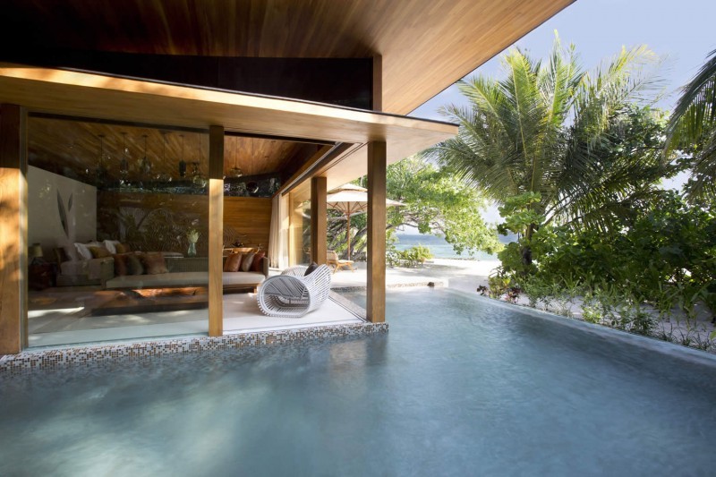Coco-Prive-Kuda-Hithi-Island-10-800x533