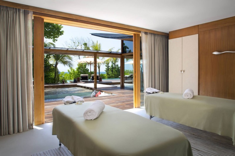 Coco-Prive-Kuda-Hithi-Island-23-800x533