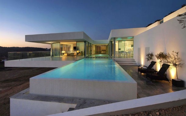 casas luxuosas com piscinas de horizonte infinito (fotos)