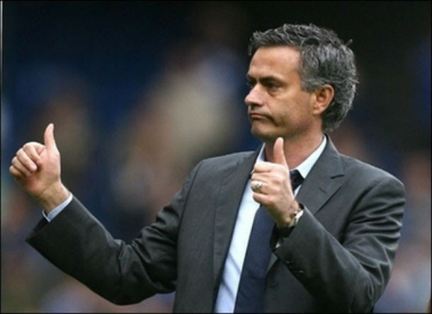 em causa está uma casa de luxo comprada por josé mourinho no estoril reclamação de mourinho leva fisco a baixar imi de casa no estoril