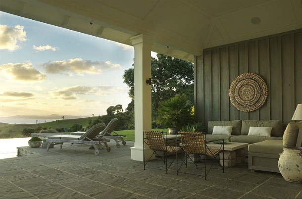 o hotel está localizado em matauri bay e tem uma piscina de horizonte infinito kauri cliffs: refúgio mágico para os amantes de golfe na nova zelândia (fotos)